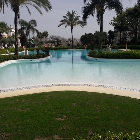 Chez Migs & Luci. Marbella. Milla De Oro. Golden Mille Appartement Buitenkant foto